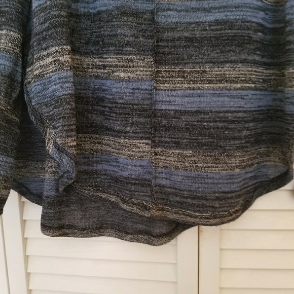 Raw edged pullover - Picture 4 of 4